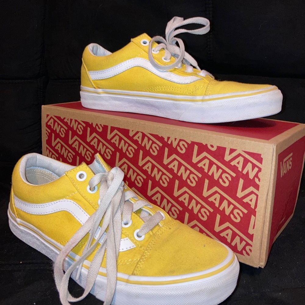 Custom Yellow Woman’s 7.5 Old Skool Vans
